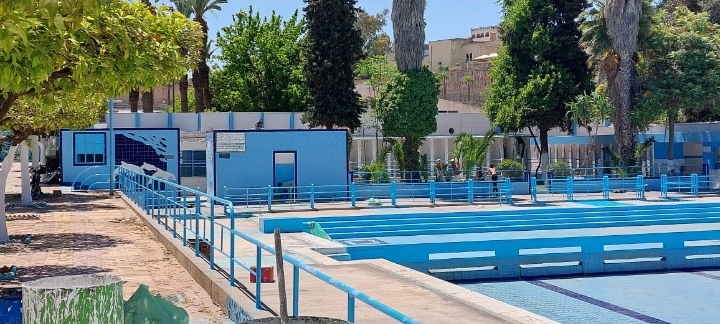 مكناس بلا مسابح عمومية وبلا رؤية اجتماعية ومجلس المدينة في متاهة لا منفذ لها !!!