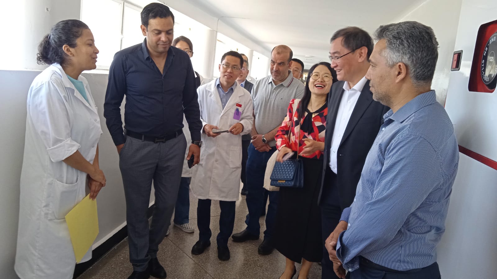 بهدف تعميق علاقة التعاون بين الصين والمغرب في المجال الصحي المديرالعام للمركزالاستشفائي الجامعي بشانغاي في زيارة ود ومجاملة إلى مستشفى محمد الخامس بمكناس بهدف تعميق علاقة التعاون بين الصين والمغرب في المجال الصحي المديرالعام للمركزالاستشفائي الجامعي بشانغاي في زيارة ود ومجاملة إلى مستشفى محمد الخامس بمكناس