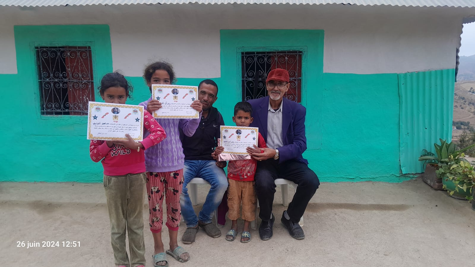 جمعية نور المستقبل للكتب المستعملة بمكناس تنظم حفلا تكريميا على شرف تلاميذ المدرسة الابتدائية اسنتية بدوار قبيلة بني زروال بإقليم تاونات