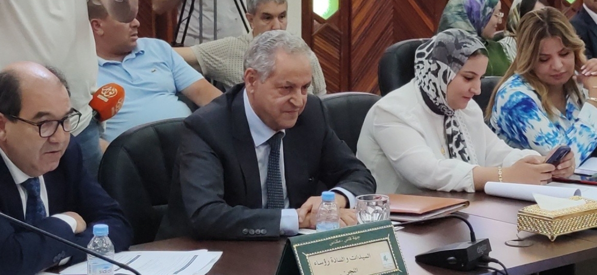 ضمنها إحداث كلية طب الاسنان بمكناس المصادقة على 39 اثفاقية شراكة وعقد برنامج في دورة يوليوز لمجلس جهة فاس مكناس ضمنها إحداث كلية طب الاسنان بمكناس المصادقة على 39 اثفاقية شراكة وعقد برنامج في دورة يوليوز لمجلس جهة فاس مكناس