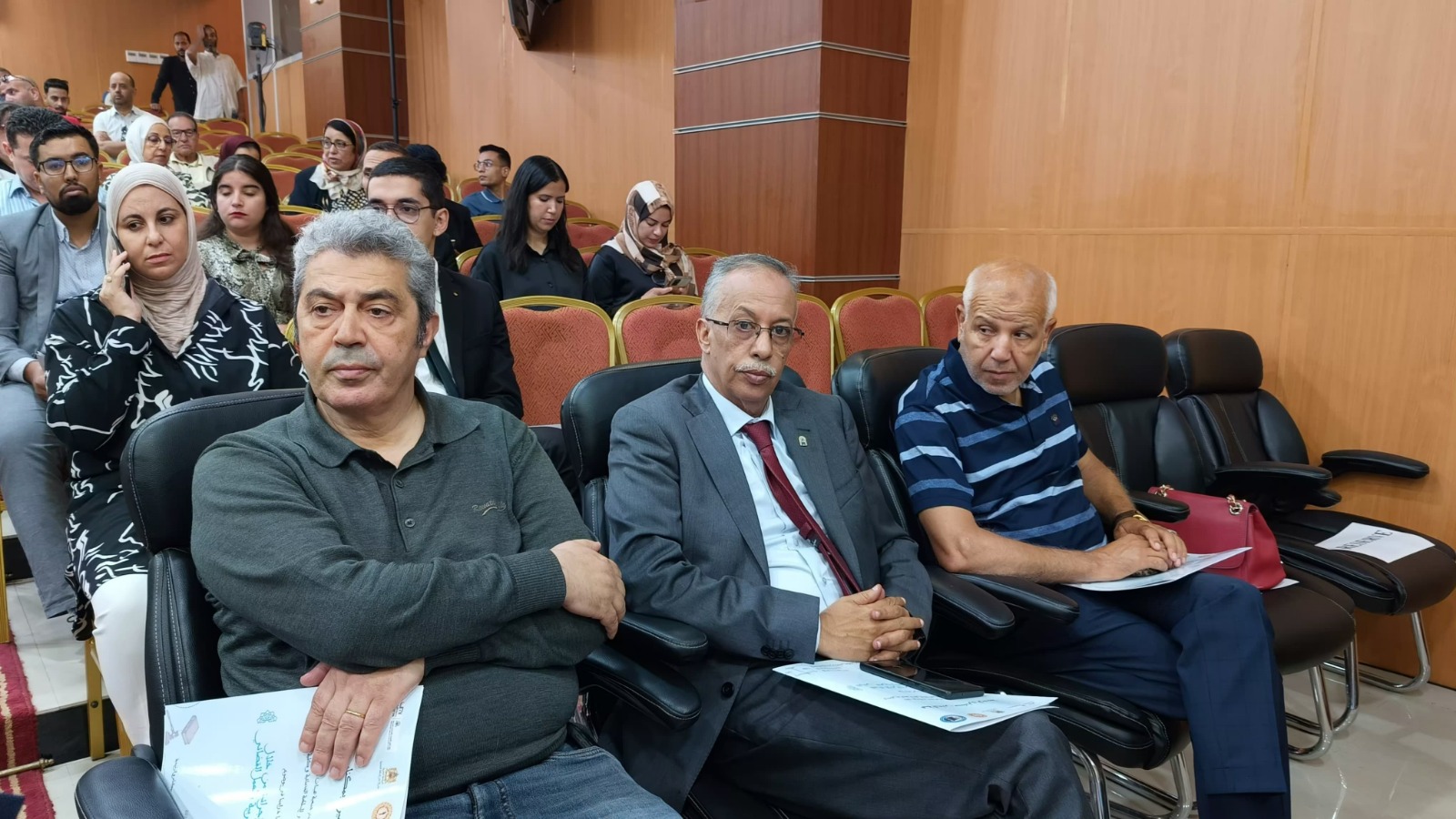 الدعوة لتجويد الإجراءات القانونية وتعزيزها بما يسهل المحاكمة العادلة خلال  يوم دراسي نظمته هيئة المحامين بمكناس