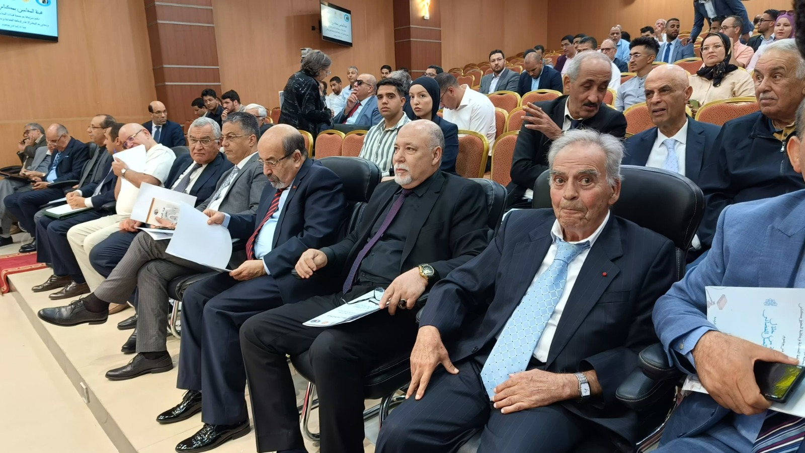 الدعوة لتجويد الإجراءات القانونية وتعزيزها بما يسهل المحاكمة العادلة خلال  يوم دراسي نظمته هيئة المحامين بمكناس