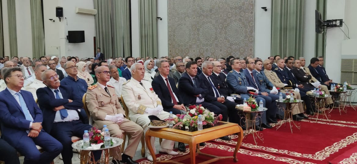 عامل عمالة مكناس يترأس حفل الإنصات للخطاب الملكي السامي بمناسبة الذكرى ال25 لعيد العرش المجيد