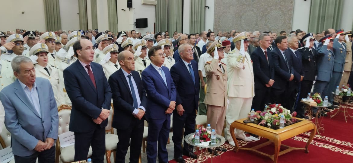 عامل عمالة مكناس يترأس حفل الإنصات للخطاب الملكي السامي بمناسبة الذكرى ال25 لعيد العرش المجيد