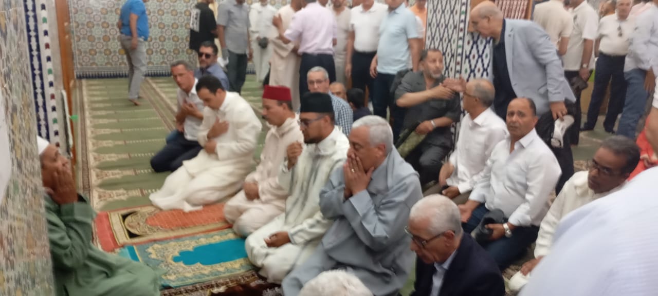 بحضور رئيسي مجلسي النواب والمستشارين   العاصمة الإسماعيلية تودع الحاج محمد القندوسي  الى متواه الأخير