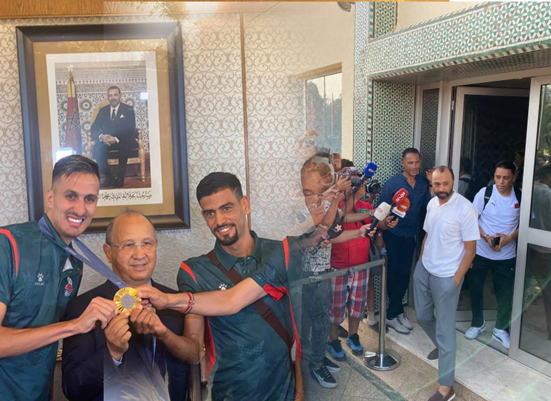 استقبال حافل للمنتخب الأولمبي والبقالي وتندوفت لدى وصولهم للمغرب