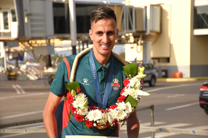 سفيان البقالي .. الوسام الملكي سيزيدني قوة وفخرا لتمثيل المغرب أحسن تمثيل في التظاهرات الرياضية العالمية الكبرى