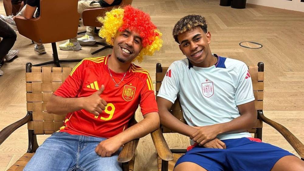 والد اللاعب لامين يامال يغادر المستشفى بعد استقرار حالته الصحية