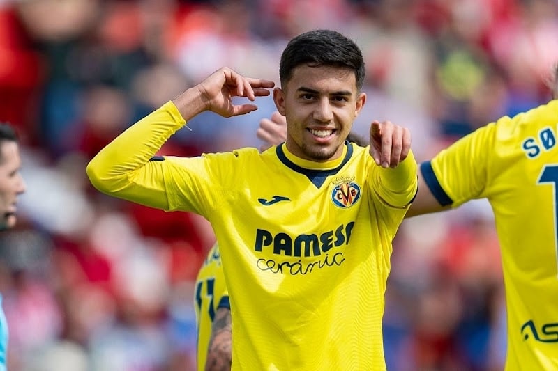 أخوماش يلتحق بفريق فياريال الأول أخوماش يلتحق بفريق فياريال الأول