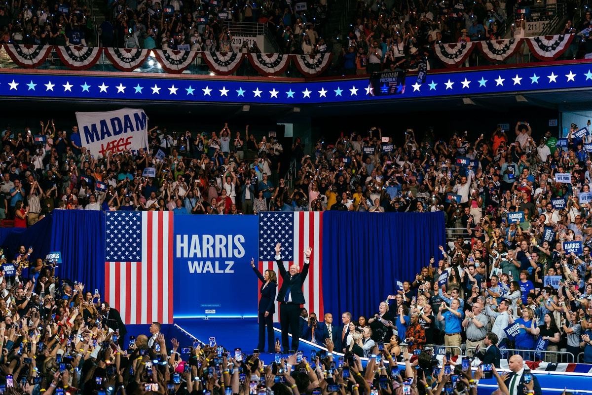 الرئاسيات الأمريكية.. أوباما يعرب عن دعمه القوي لهاريس، وترامب يواصل حملته في ولاية ميشيغان الحاسمة الرئاسيات الأمريكية.. أوباما يعرب عن دعمه القوي لهاريس، وترامب يواصل حملته في ولاية ميشيغان الحاسمة