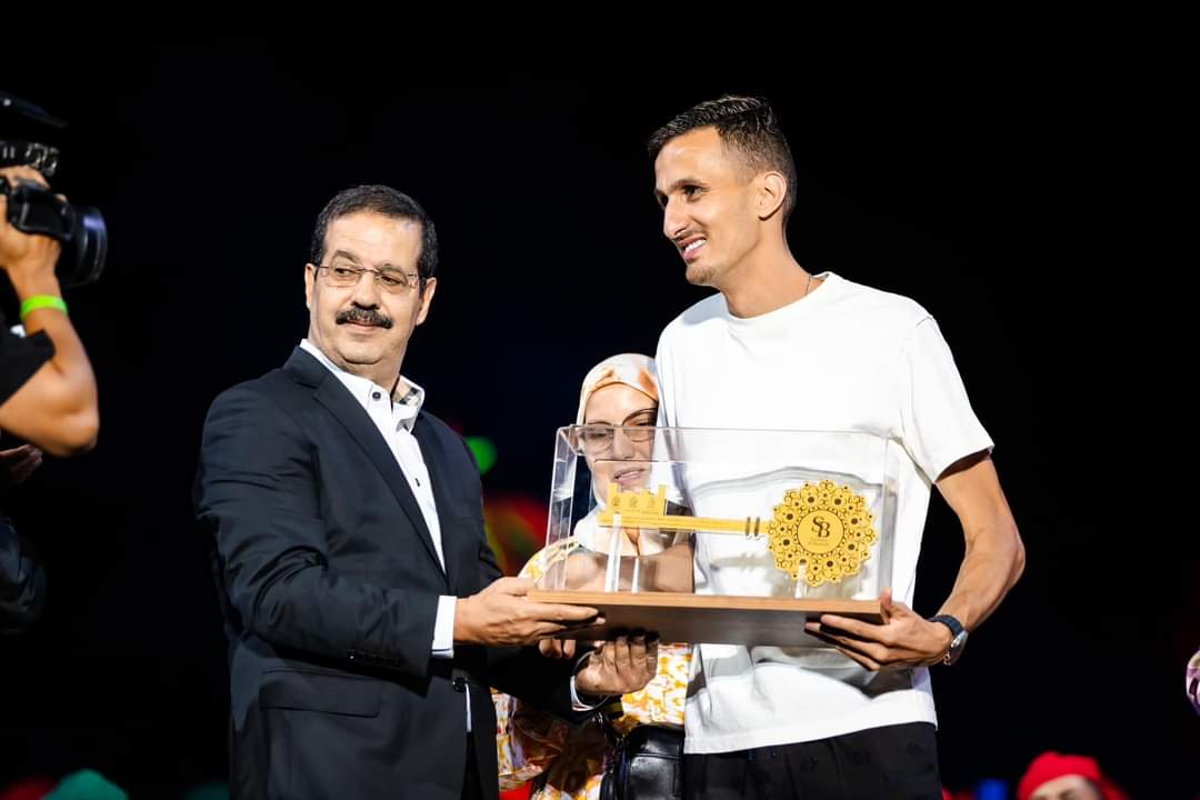 النسخة السادسة من مهرجان إفران الدولي: تكرم البطل الأولمبي سفيان البقالي النسخة السادسة من مهرجان إفران الدولي: تكرم البطل الأولمبي سفيان البقالي