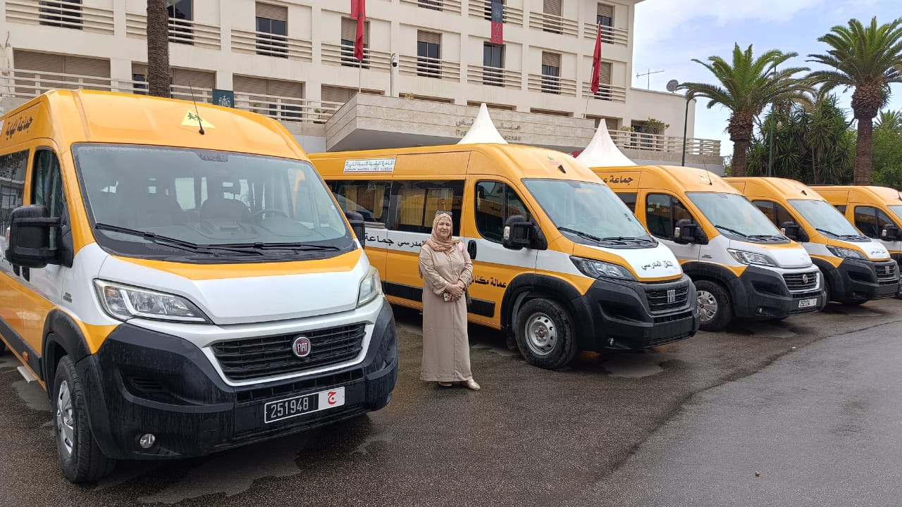 استفادة 15 جماعة من حافلات النقل المدرسي وتدشين مركزين لتفتح الشباب بعمالة مكناس