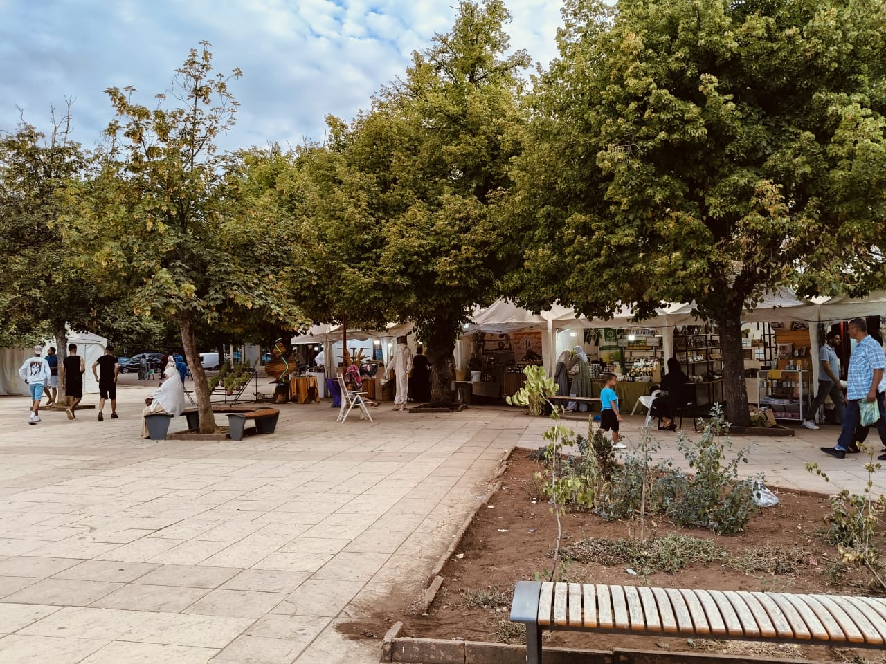 معرض الاقتصاد الاجتماعي التضامني يواكب بفعالية فقرات مهرجان إفران الدولي. معرض الاقتصاد الاجتماعي التضامني يواكب بفعالية فقرات مهرجان إفران الدولي.