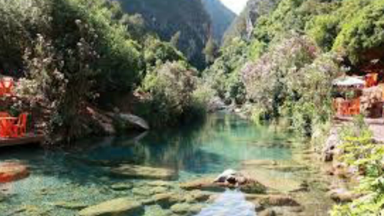 إفران..الدعوة إلى اتخاذ تدابير عاجلة ومنسقة للحفاظ على الموارد المائية والنظم الغابوية