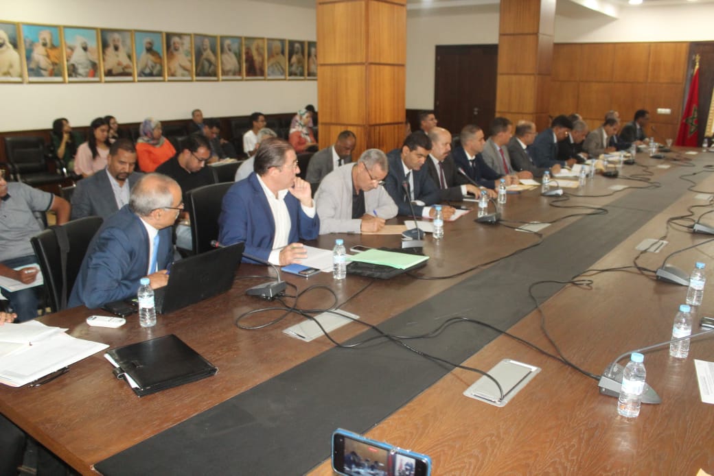 عامل عمالة مكناس يتراس اجتماع اللجنة الإقليمية للتنمية البشرية لعمالة مكناس