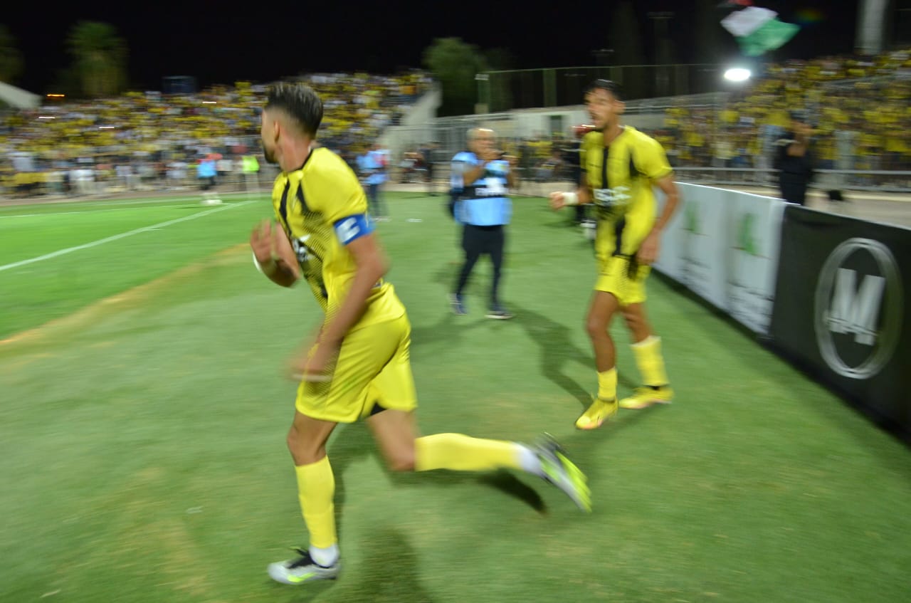 المغرب الفاسي يطيح بالوداد المغربح الفاسي يطيح بالوداد