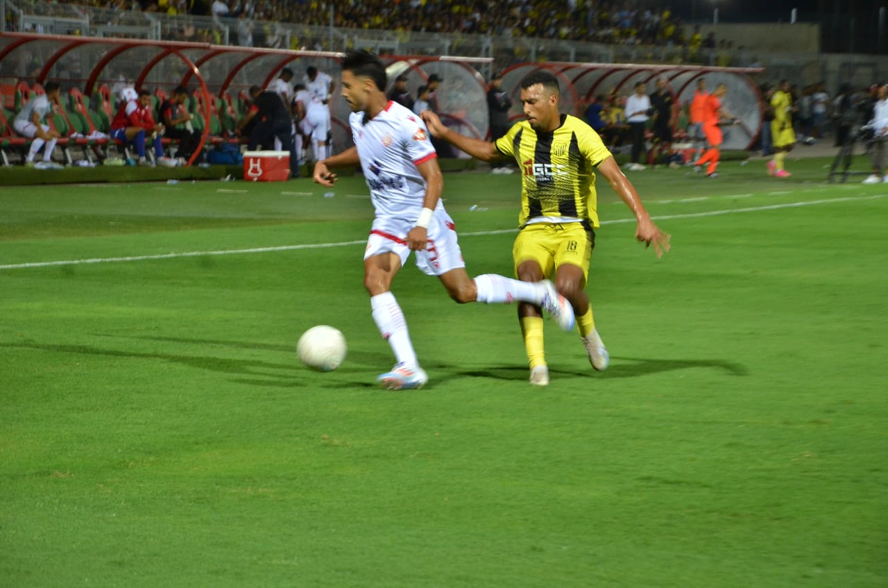 المغرب الفاسي يطيح بالوداد المغربح الفاسي يطيح بالوداد