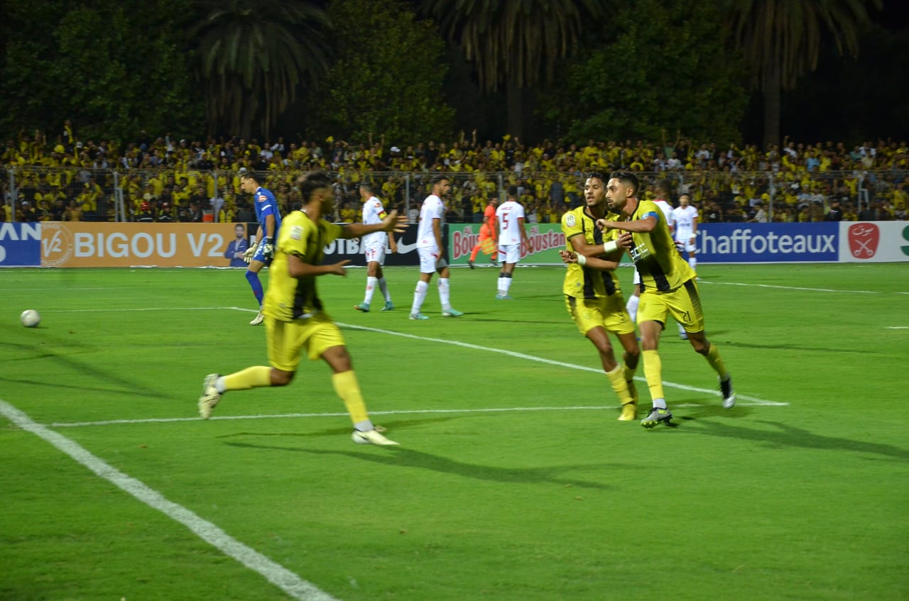 المغرب الفاسي يطيح بالوداد المغربح الفاسي يطيح بالوداد