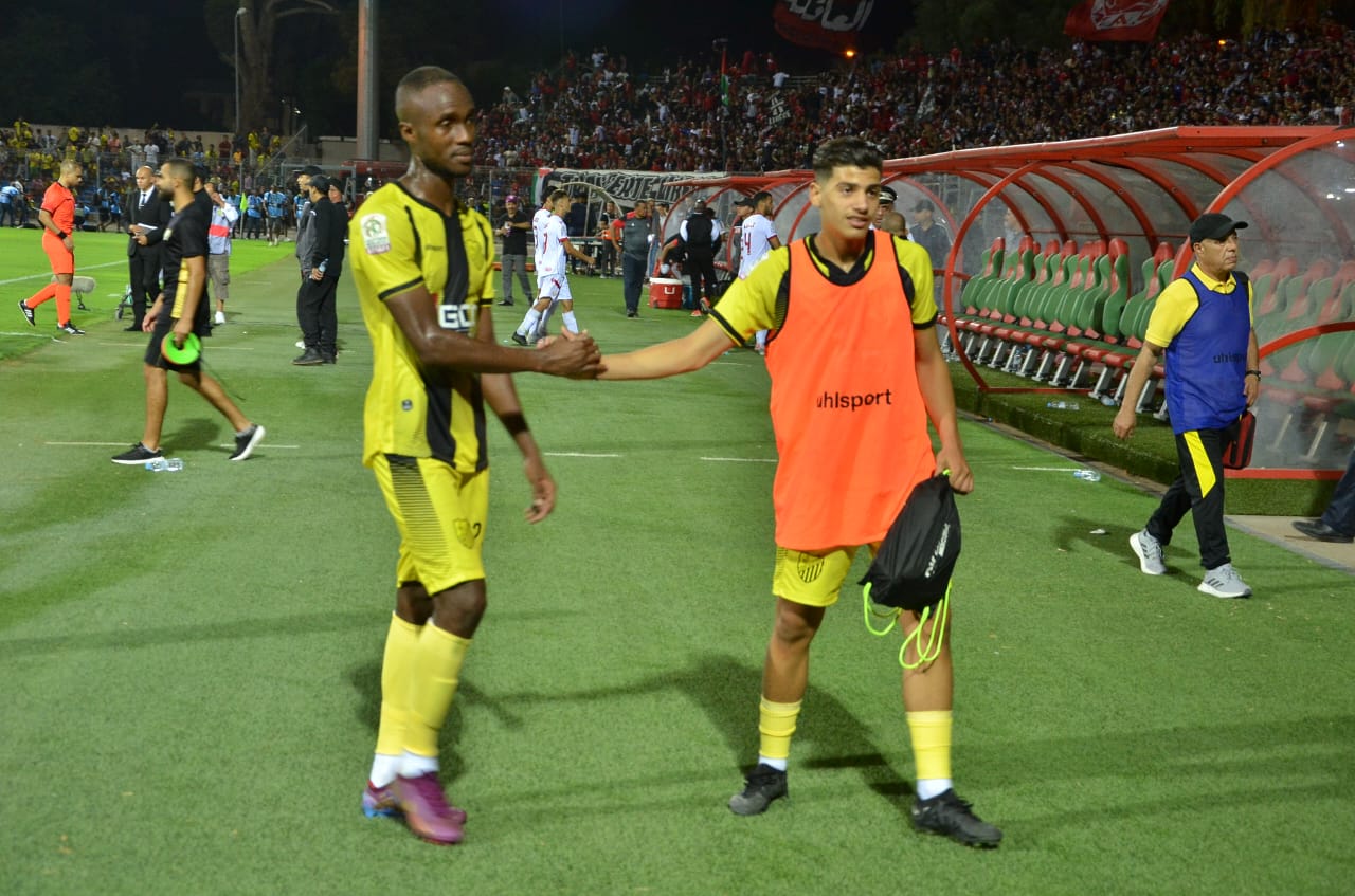 المغرب الفاسي يطيح بالوداد المغربح الفاسي يطيح بالوداد