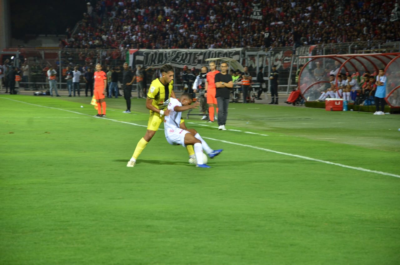 المغرب الفاسي يطيح بالوداد المغربح الفاسي يطيح بالوداد