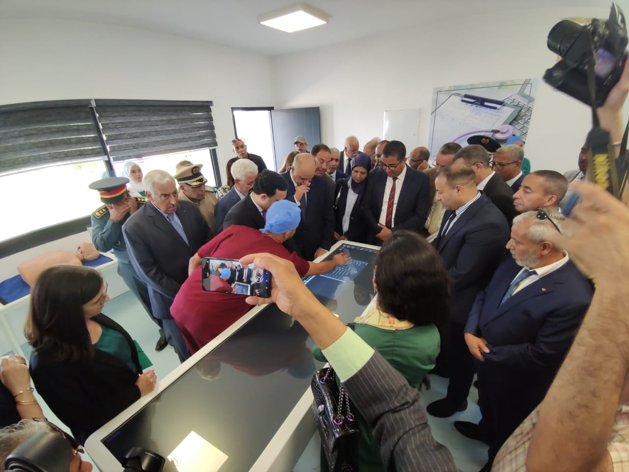 وزير الإدماج الاقتصادي والمقاولة الصغرى والتشغيل والكفاءات، يعطي الانطلاقة الرسمية للسنة التكوينية،  ويدشن  معهدا  للتكوين في المهن التمريضية وتقنيات الصحة  بمكناس