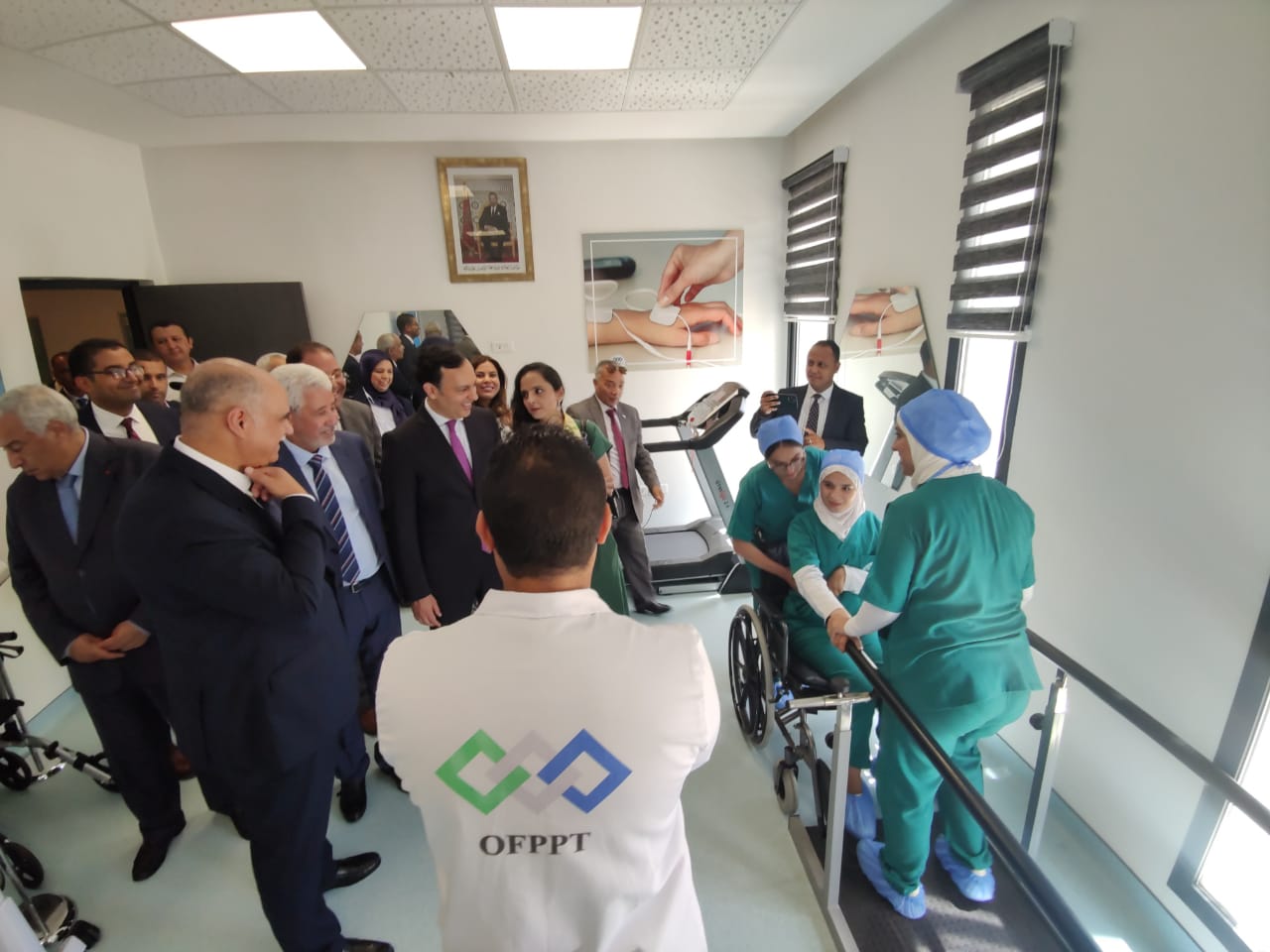 وزير الإدماج الاقتصادي والمقاولة الصغرى والتشغيل والكفاءات، يعطي الانطلاقة الرسمية للسنة التكوينية،  ويدشن  معهدا  للتكوين في المهن التمريضية وتقنيات الصحة  بمكناس