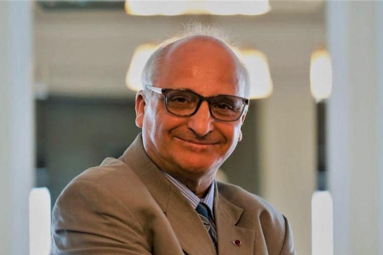 تكريم المخترع المغربي رشيد اليزمي خلال المنتدى الدولي للاتصال الحكومي بالشارقة