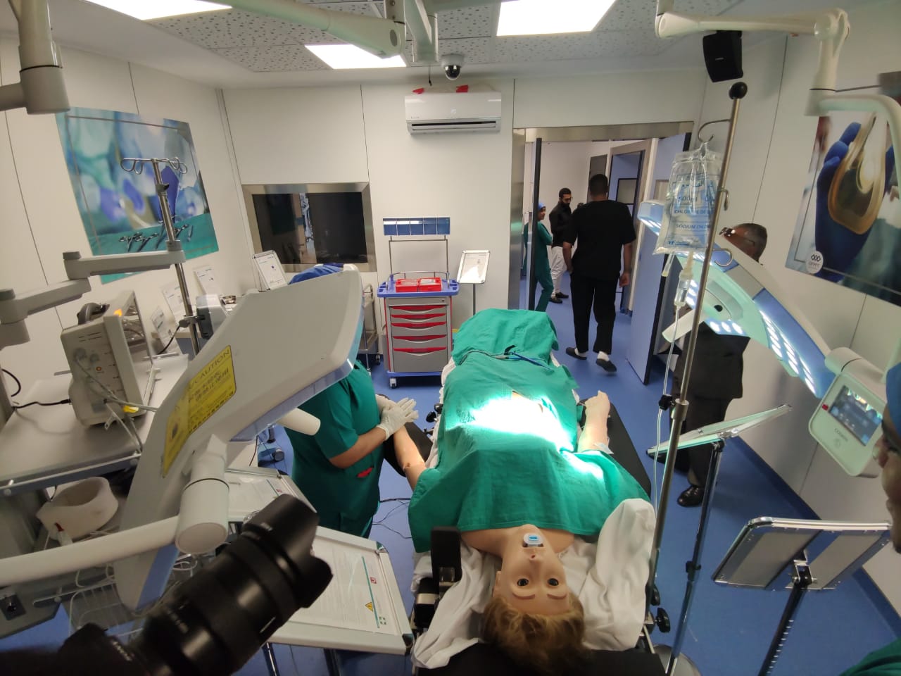 وزير الإدماج الاقتصادي والمقاولة الصغرى والتشغيل والكفاءات، يعطي الانطلاقة الرسمية للسنة التكوينية،  ويدشن  معهدا  للتكوين في المهن التمريضية وتقنيات الصحة  بمكناس