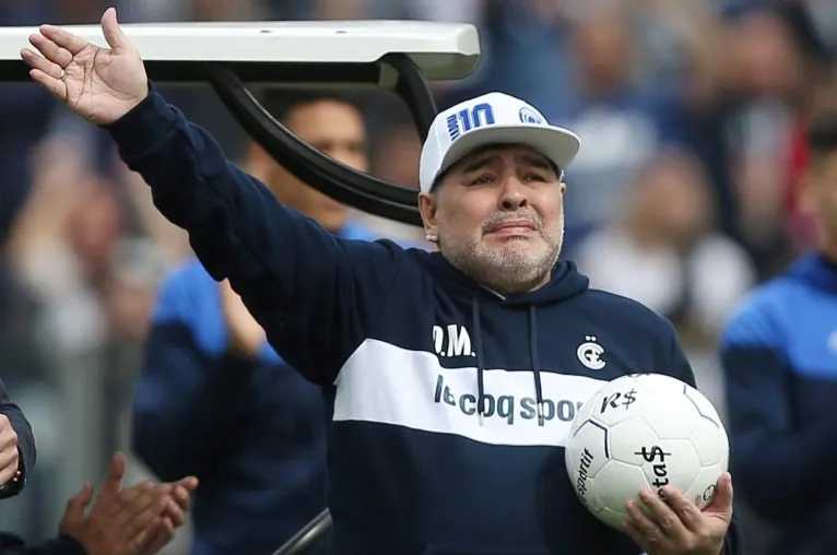 الأرجنتين: التحقيق من جديد في وفاة أسطورة كرة القدم دييغو مارادونا 