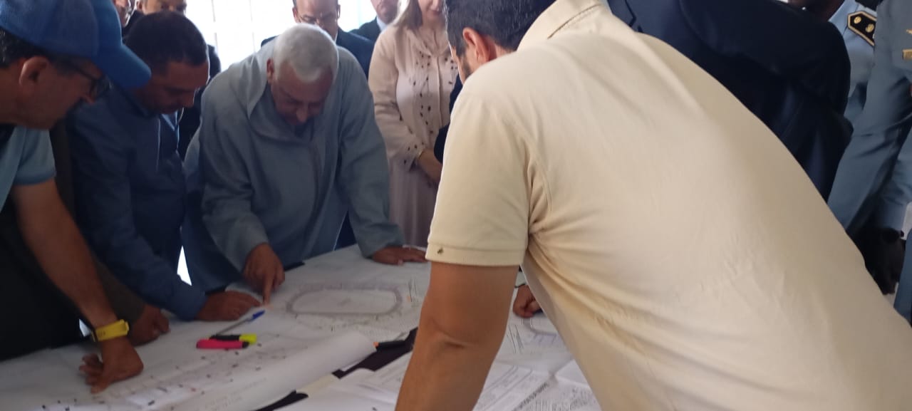 عامل مكناس يواكب عملية الإصلاح والترميم للملعب الشرفي ويدعو الى توجيه رسالة شكر الى رئيس الجامعة الملكية لكرة القدم عامل مكناس يواكب عملية الإصلاح والترميم للملعب الشرفي ويدعو الى توجيه رسالة شكر الى رئيس الجامعة الملكية لكرة القدم