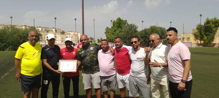 جمعية المدينة للصحافة والإعلام وجمعية النجوم لتكوين الشباب تنظمان حفل تكريم للمحتفى به حميد لزعر الملقب ب ولد لالى عائشة