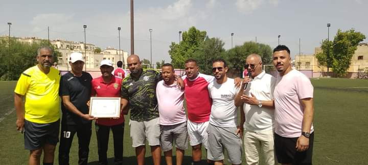 جمعية المدينة للصحافة والإعلام وجمعية النجوم لتكوين الشباب تنظمان حفل تكريم للمحتفى به حميد لزعر الملقب ب ولد لالى عائشة