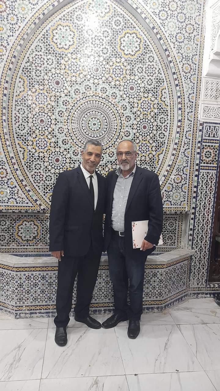 الاستاذ الجليل محمد الامامي يشكر ويقدر الشاعر سي ادريس الزاردي الاستاذ الجليل محمد الامامي يشكر ويقدر الشاعر سي ادريس الزاردي