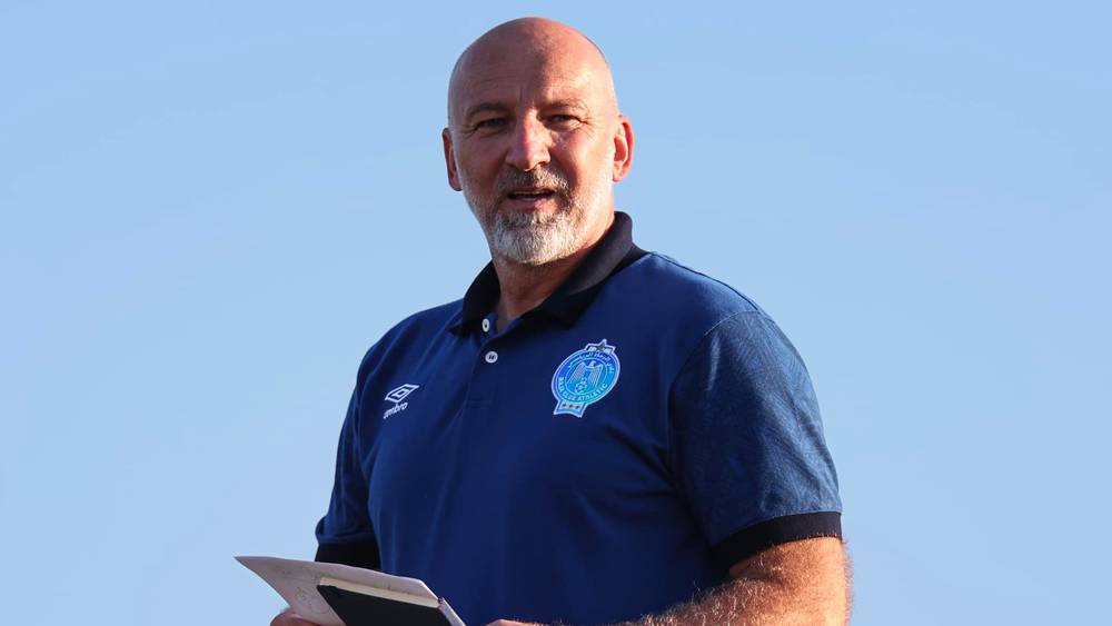 الرجاء الرياضي يقرر إقالة مدربه البوسني زفيكو بسبب سوء النتائج 