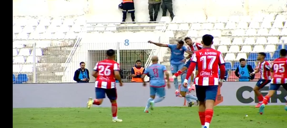 التعادل أنصف الكوديم والمغرب الرياضي التطواني وأجل فرحة الانتصار لكلا الفريقين. التعادل أنصف الكوديم والمغرب الرياضي التطواني وأجل فرحة الانتصار لكلا الفريقين.