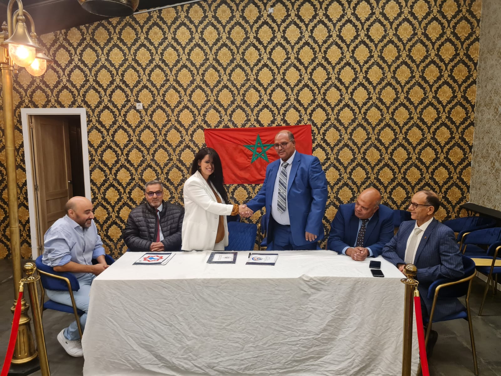 مدريد: توقيع اتفاقية شراكة بين المنتدى المغربي الإفريقي للتعاون الدولي بمكناس وجمعية أبناء العرائش بالمهجر بمدريد إسبانيا. ومن بين بنودها خلق ملتقيات للإنشاد الصوفي والقراءات والسماع.