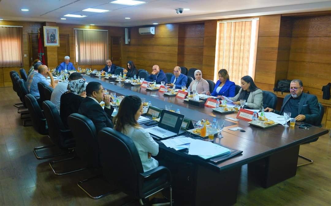 رئيس جهة فاس مكناس يعقد اجتماعا بحضور أعضاء المكتب لدراسة جدول أعمال الدورة العادية لمجلس الجهة رئيس جهة فاس مكناس يعقد اجتماعا بحضور أعضاء المكتب لدراسة جدول أعمال الدورة العادية لمجلس الجهة