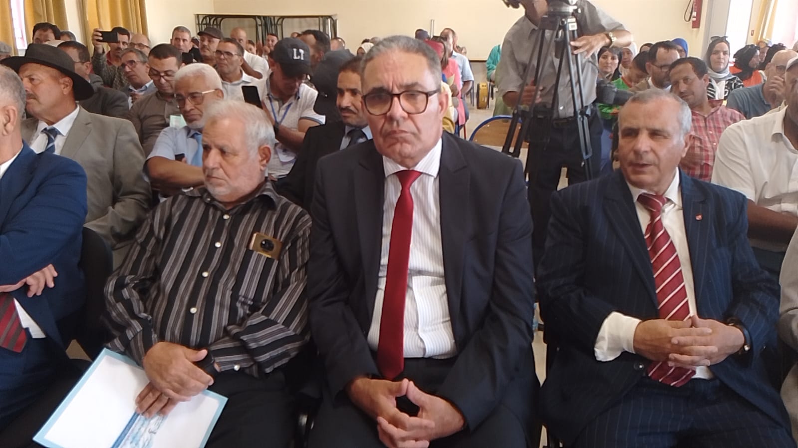 فيدرالية جمعيات أباء وأمهات وأولياء التلاميذ بمكناس بتنسيق مع ثانوية الرياض الإعدادية تنظم حفلا تربويا بمناسبة اليوم الوطني لجمعيات أباء و أمهات و أولياء التلاميذ.