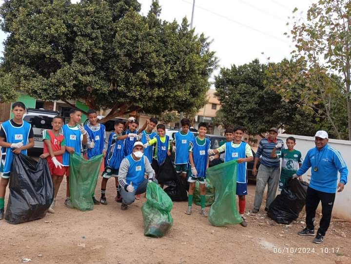 حملة النظافة بمشاركة فعاليات المجتمع المدني والمنظمة المغربية للطفولة والشباب حملة النظافة بمشاركة فعاليات المجتمع المدني والمنظمة المغربية للطفولة والشباب