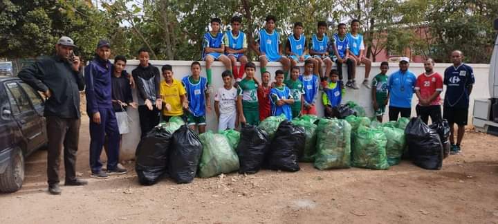 حملة النظافة بمشاركة فعاليات المجتمع المدني والمنظمة المغربية للطفولة والشباب حملة النظافة بمشاركة فعاليات المجتمع المدني والمنظمة المغربية للطفولة والشباب