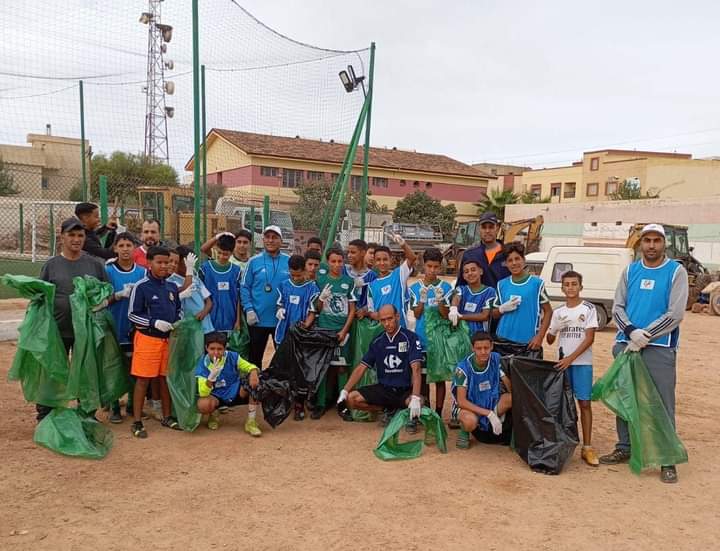 حملة النظافة بمشاركة فعاليات المجتمع المدني والمنظمة المغربية للطفولة والشباب حملة النظافة بمشاركة فعاليات المجتمع المدني والمنظمة المغربية للطفولة والشباب