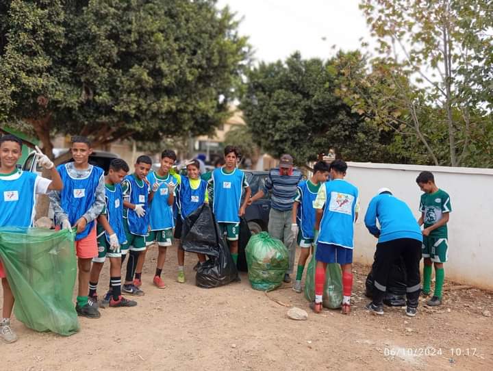حملة النظافة بمشاركة فعاليات المجتمع المدني والمنظمة المغربية للطفولة والشباب حملة النظافة بمشاركة فعاليات المجتمع المدني والمنظمة المغربية للطفولة والشباب