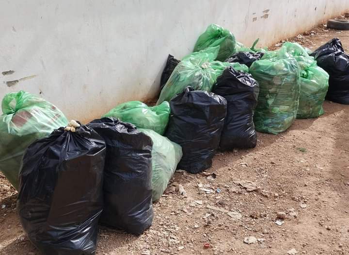 حملة النظافة بمشاركة فعاليات المجتمع المدني والمنظمة المغربية للطفولة والشباب حملة النظافة بمشاركة فعاليات المجتمع المدني والمنظمة المغربية للطفولة والشباب