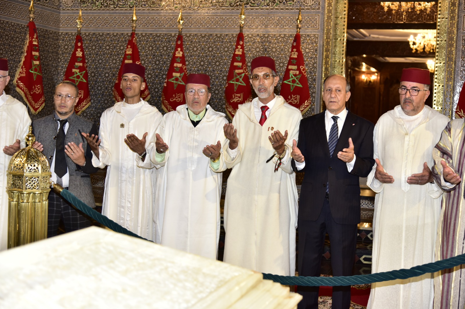 تخليدا للذكرى ال 26 لوفاة الحسن الثاني.. وفد من الهيئة الوطنية لمغاربة العالم يزور ضريح محمد الخامس تخليدا للذكرى ال 26 لوفاة الحسن الثاني.. وفد من الهيئة الوطنية لمغاربة العالم يزور ضريح محمد الخامس