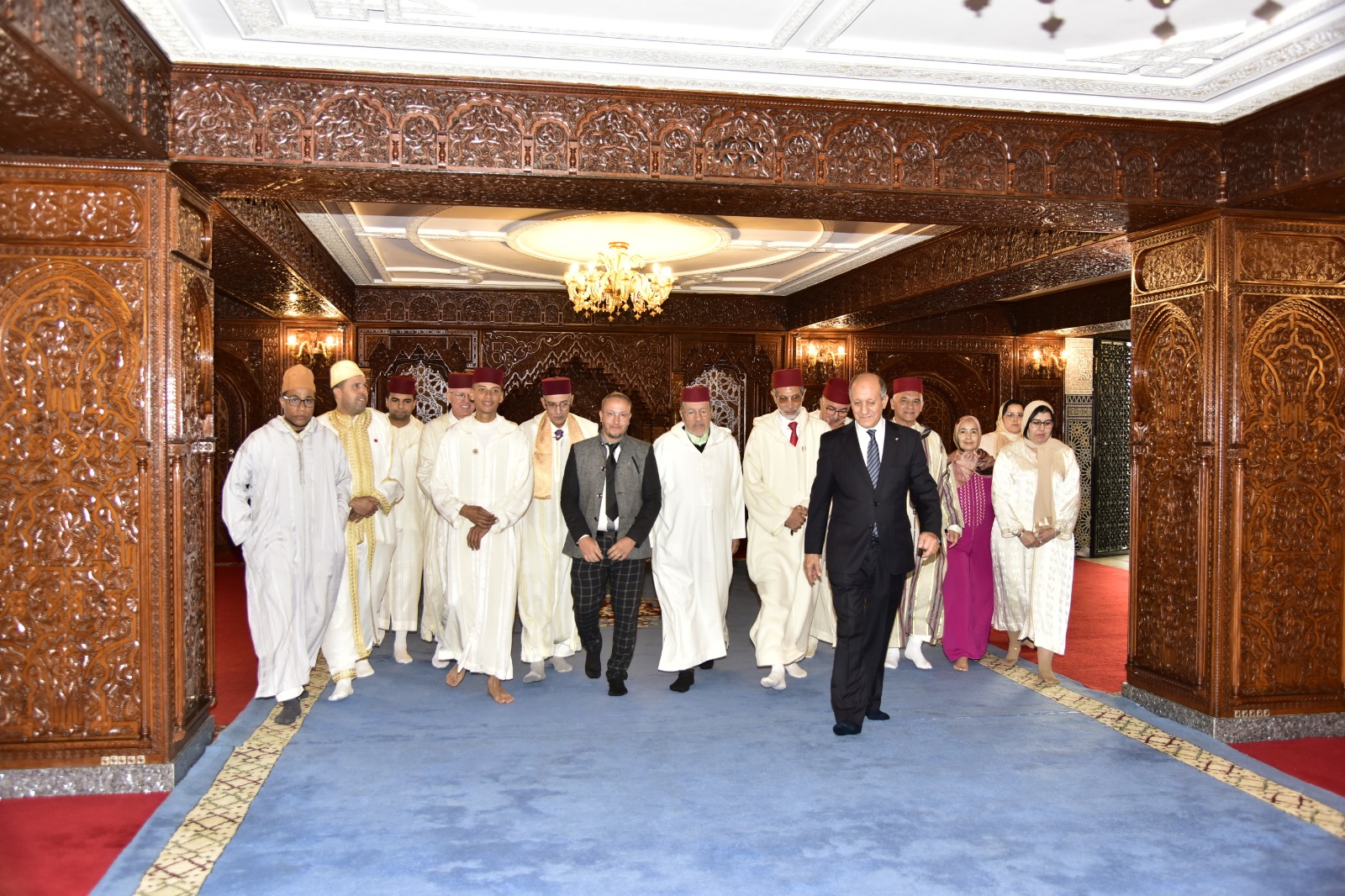 تخليدا للذكرى ال 26 لوفاة الحسن الثاني.. وفد من الهيئة الوطنية لمغاربة العالم يزور ضريح محمد الخامس تخليدا للذكرى ال 26 لوفاة الحسن الثاني.. وفد من الهيئة الوطنية لمغاربة العالم يزور ضريح محمد الخامس