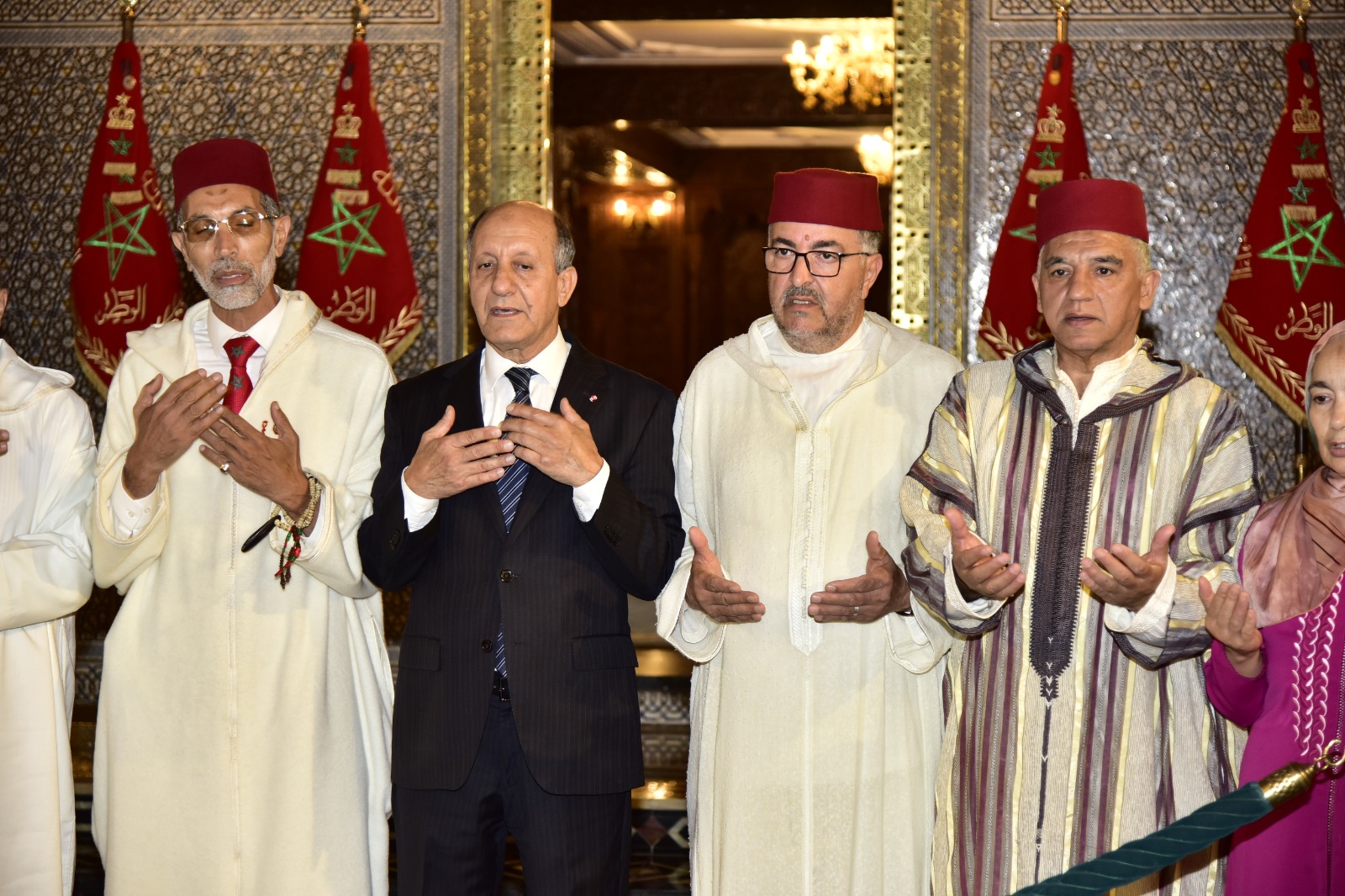 تخليدا للذكرى ال 26 لوفاة الحسن الثاني.. وفد من الهيئة الوطنية لمغاربة العالم يزور ضريح محمد الخامس تخليدا للذكرى ال 26 لوفاة الحسن الثاني.. وفد من الهيئة الوطنية لمغاربة العالم يزور ضريح محمد الخامس