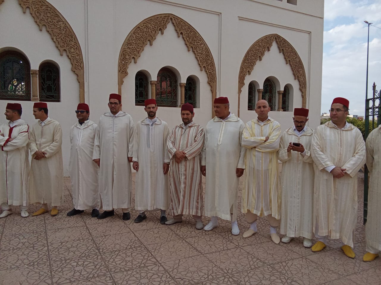 الكاتب العام لعمالة مكناس يترأس حفلا دينيا إحياء الذكرى الـ 26 لوفاة المغفور له جلالة الحسن الثاني قدس الله روحه الكاتب العام لعمالة مكناس يترأس حفلا دينيا إحياء الذكرى الـ 26 لوفاة المغفور له جلالة الحسن الثاني قدس الله روحه