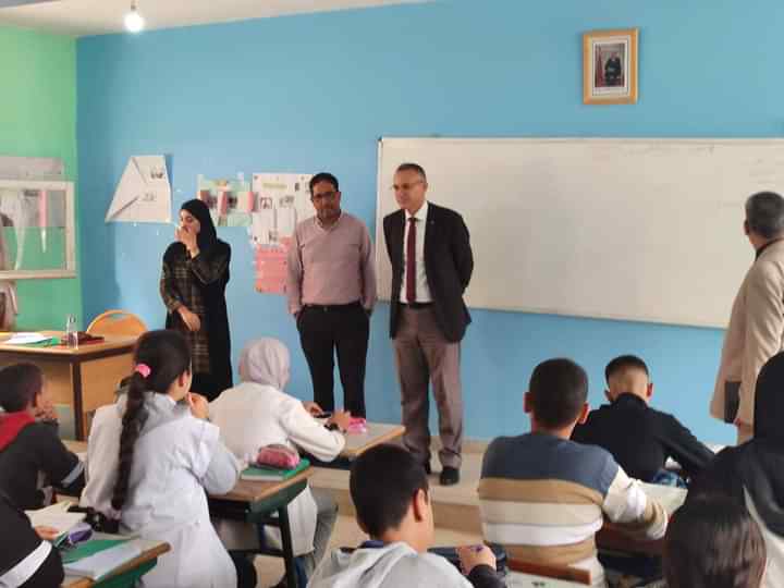 مديرية مكناس:  تتبع ومواكبة سير الدراسة بالمؤسسات التعليمية من طرف السيد المدير الاقليمي.