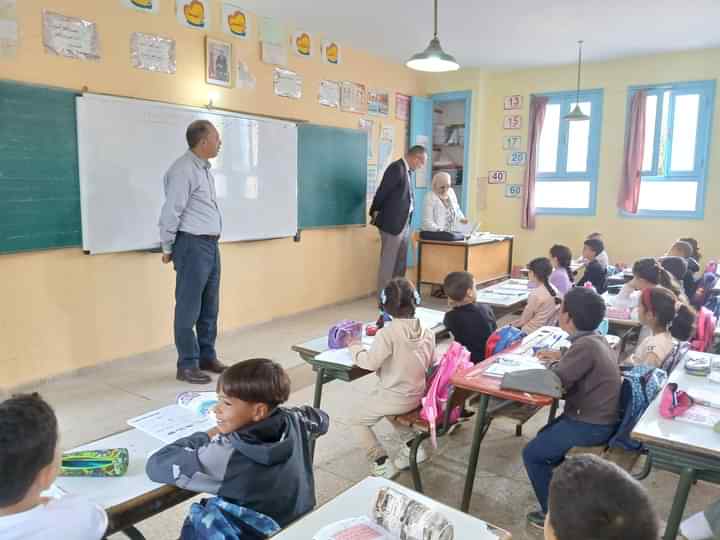 مديرية مكناس:  تتبع ومواكبة سير الدراسة بالمؤسسات التعليمية من طرف السيد المدير الاقليمي.