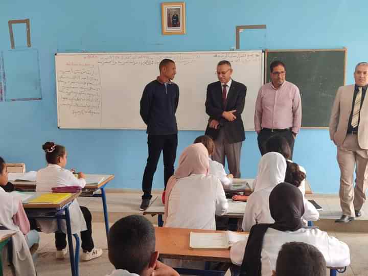 مديرية مكناس:  تتبع ومواكبة سير الدراسة بالمؤسسات التعليمية من طرف السيد المدير الاقليمي.